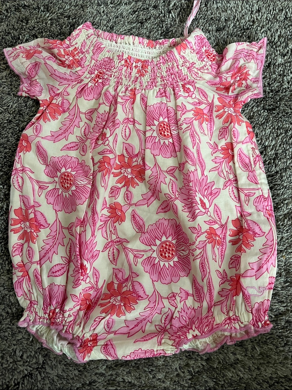 Vineyard Bines! Girls Pink Floral smocked Bubble Romper - cute. 6-12 months. New